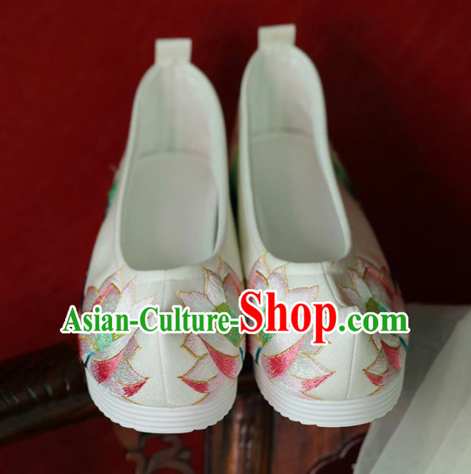 China Handmade White Satin Shoes Song Dynasty Princess Shoes Hanfu Shoes Embroidered Lotus Shoes