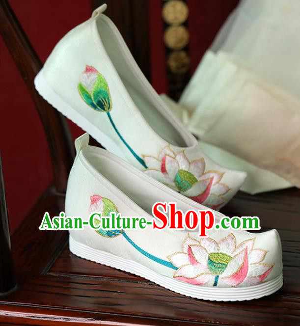 China Handmade White Satin Shoes Song Dynasty Princess Shoes Hanfu Shoes Embroidered Lotus Shoes