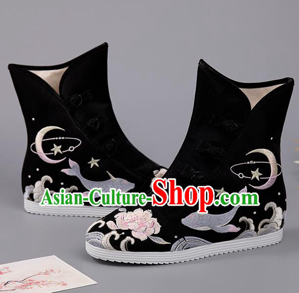 Chinese Embroidered Peony Fish Boots Ancient Ming Dynasty Swordsman Shoes Black Cloth Shoes for Women