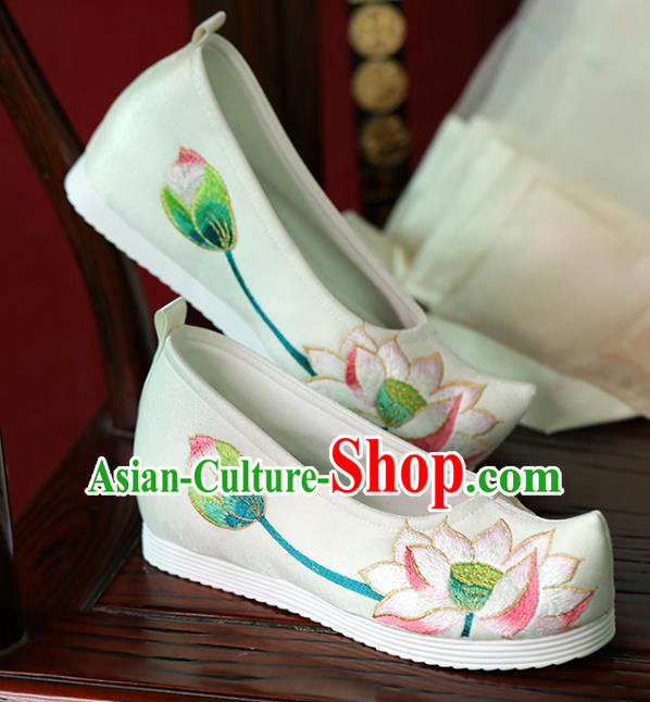 China Handmade White Satin Shoes Song Dynasty Princess Shoes Hanfu Shoes Embroidered Lotus Shoes