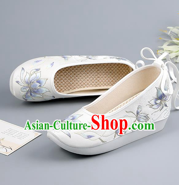China Embroidered Epiphyllum Shoes Ancient Court Shoes Traditional Hanfu Shoes Ming Dynasty Princess Shoes