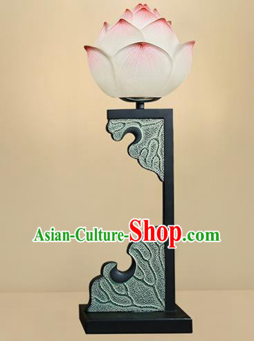 China Handmade Palace Desk Lantern Traditional Home Decorations Iron Art Lotus Table Lamp