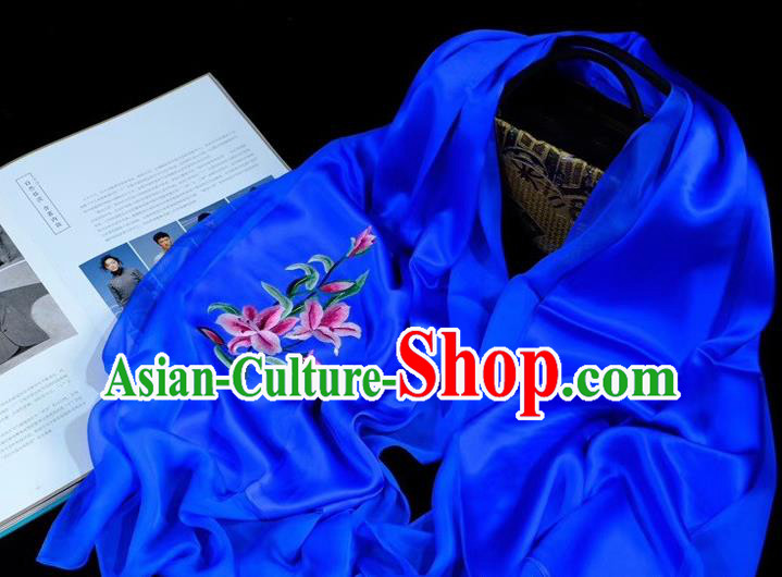 China Embroidered Mother Cappa Suzhou Embroidery Lily Flowers Craft Traditional Silk Scarf Royalblue Tippet