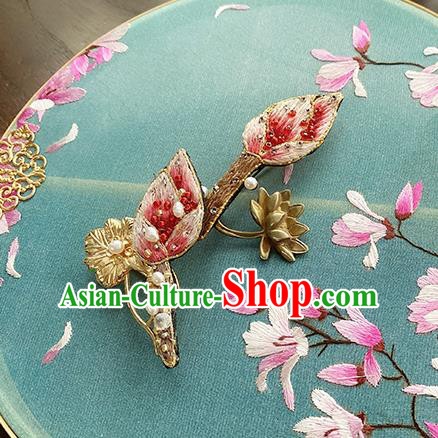 China Classical Cheongsam Accessories Traditional Embroidered Lotus Brooch