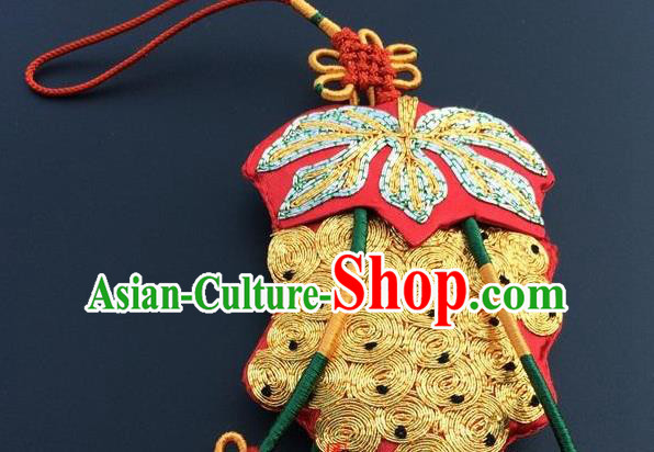 China Embroidery Golden Grape Craft Traditional Embroidered Car Pendant Accessories