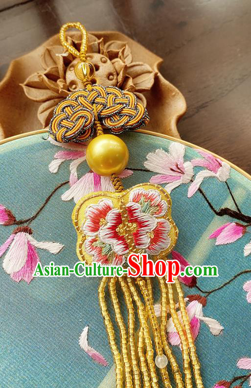 China Classical Cheongsam Yellow Beads Tassel Breastpin Accessories Traditional Embroidered Brooch
