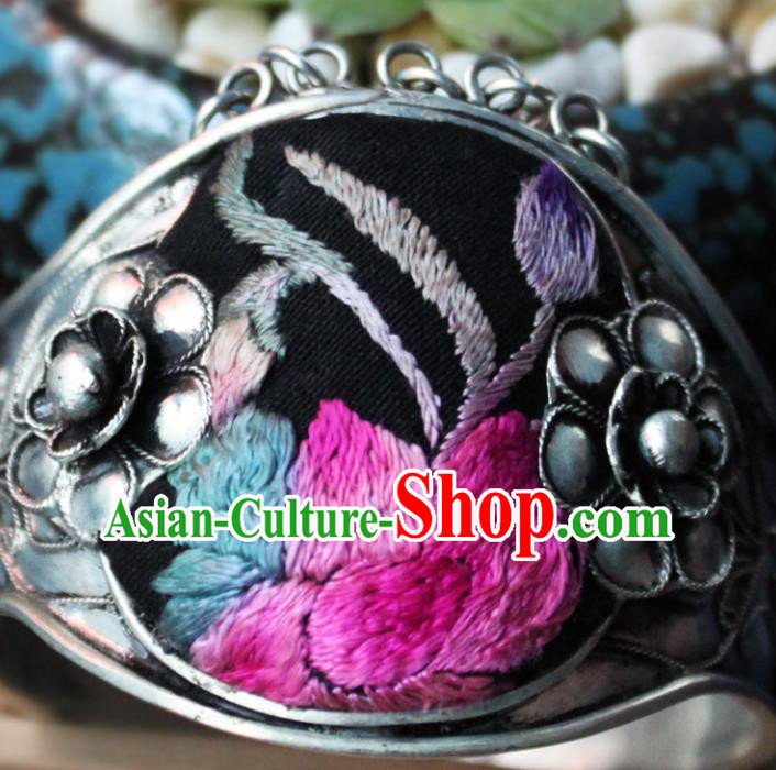 China Ethnic Women Accessories Handmade National Embroidered Bracelet Silver Bangle
