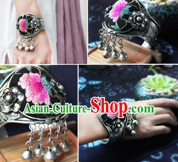 China Ethnic Women Accessories Handmade National Embroidered Bracelet Silver Bangle