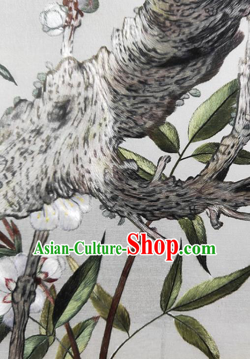 Chinese Suzhou Embroidery Decoration Traditional Plum Blossom Painting Screen Handmade Embroidered Craft