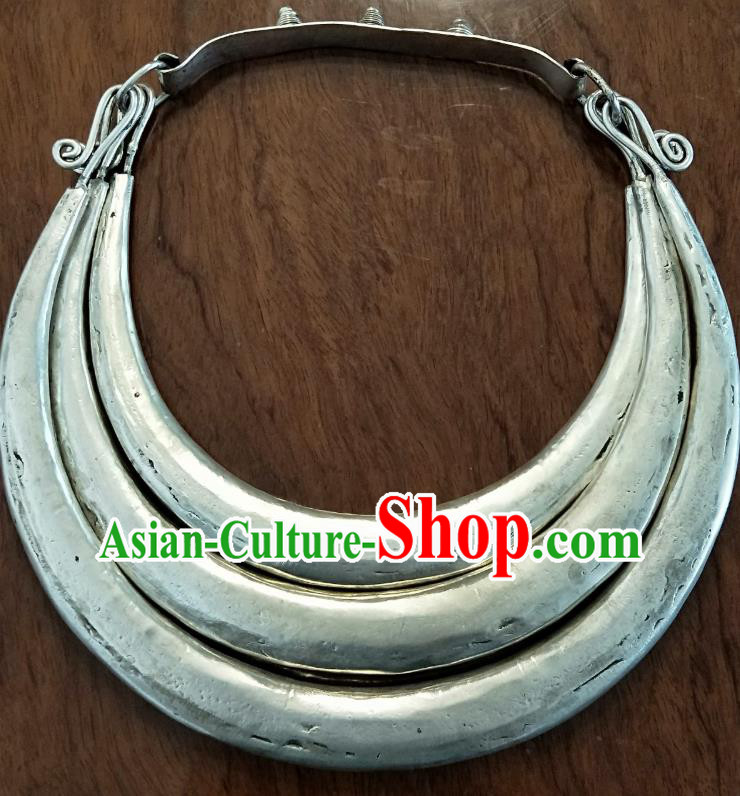 China National Embroidered Necklet Accessories Traditional Miao Ethnic Handmade Silver Carving Necklace