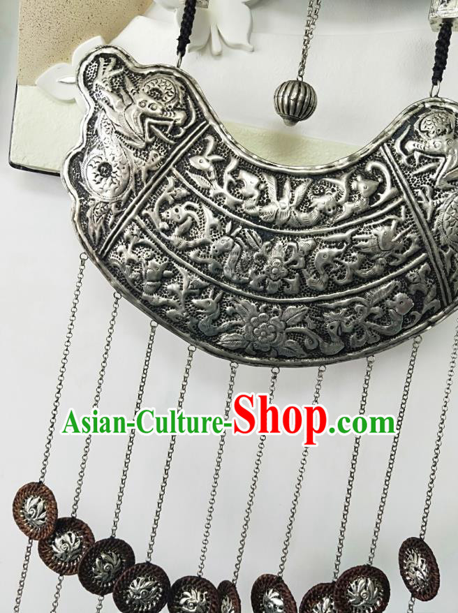 China National Rattan Necklet Accessories Traditional Miao Ethnic Handmade Embroidered Silver Tassel Pendant