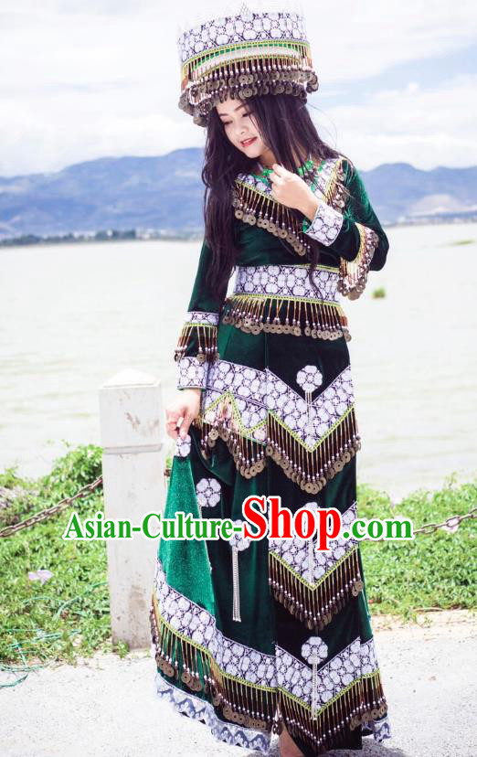 China Ethnic Green Velvet Fashion Miao Nationality Clothing Top Quality Yunnan Minority Costumes and Headpiece