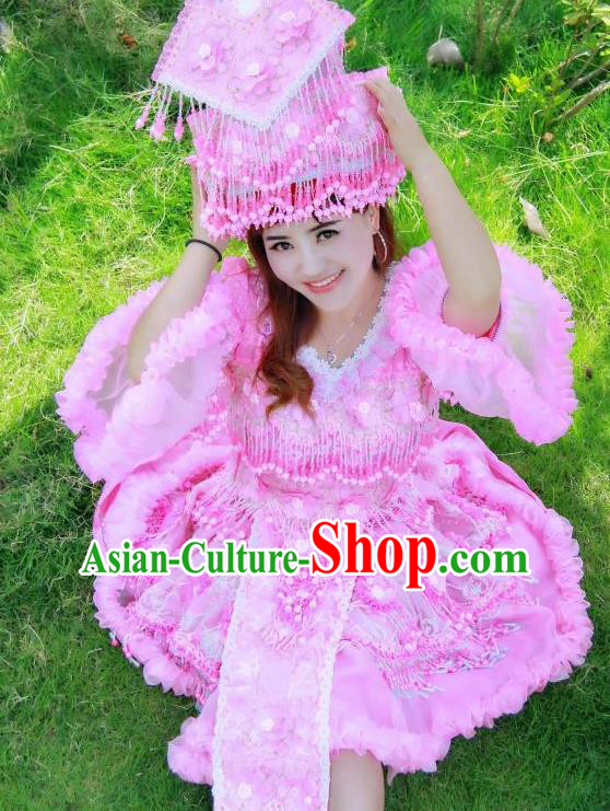 Yunnan Mengzi Minority Folk Dance Rosy Short Dress Traditional Wedding Bride Costumes China Yao Ethnic Women Apparels and Headdress