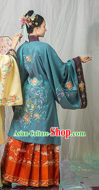 China Traditional Ming Dynasty Court Woman Hanfu Clothing Ancient Imperial Concubine Embroidered Gown and Skirt