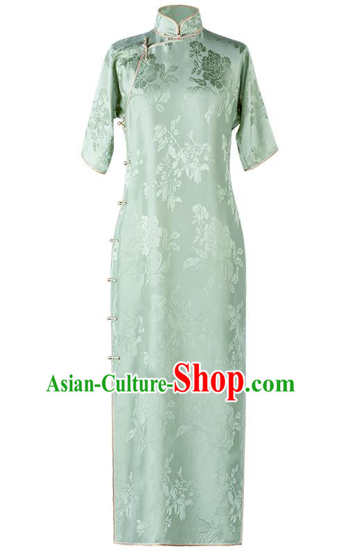 China Traditional Costume Light Green Silk Cheongsam Classical Qipao Dress