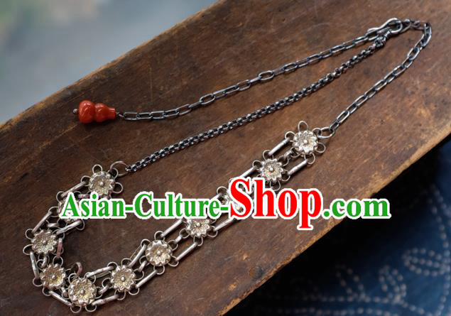 Handmade China Traditional Red Gourd Tassel Necklace Accessories National Women Jewelry Silver Carving Pendant