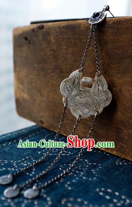 China Traditional Retro Longevity Lock Tassel Earrings Handmade Jewelry Silver Ear Accessories