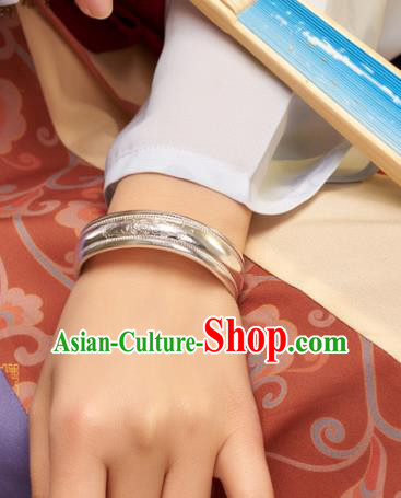 China Handmade National Silver Carving Bracelet Ancient Court Princess Jewelry Wedding Accessories