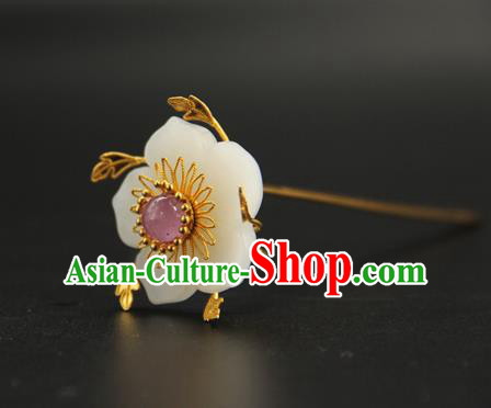 China Traditional Ming Dynasty Jade Plum Hair Stick Handmade Court Hairpin Ancient Empress Hair Accessories