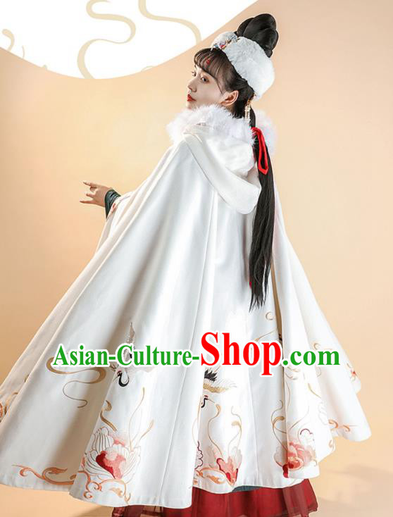 China Ming Dynasty Princess Embroidered White Cloak Ancient Noble Woman Historical Clothing Traditional Hanfu Cape