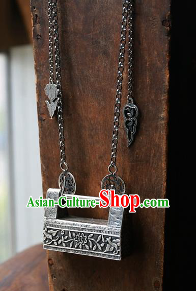 Handmade China Qing Dynasty Accessories Traditional Retro Necklace Pendant National Silver Lock Jewelry