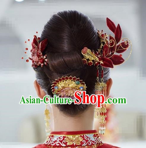 China Ancient Bride Red Velvet Hair Stick Traditional Xiuhe Suit Hair Accessories Wedding Tassel Hairpin