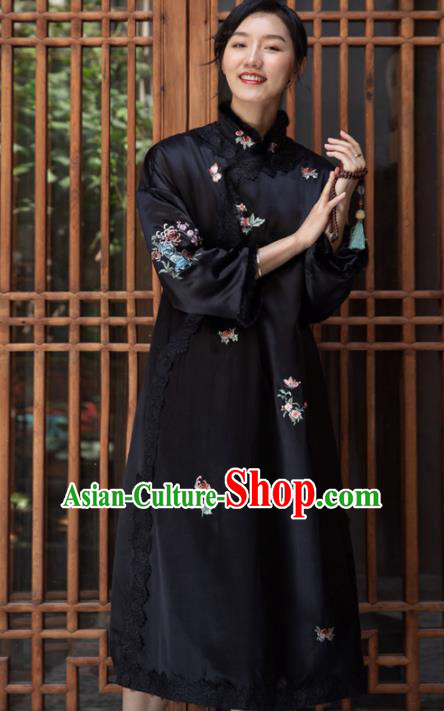 Traditional Chinese National Graceful Embroidered Black Silk Cheongsam Tang Suit Qipao Dress for Women