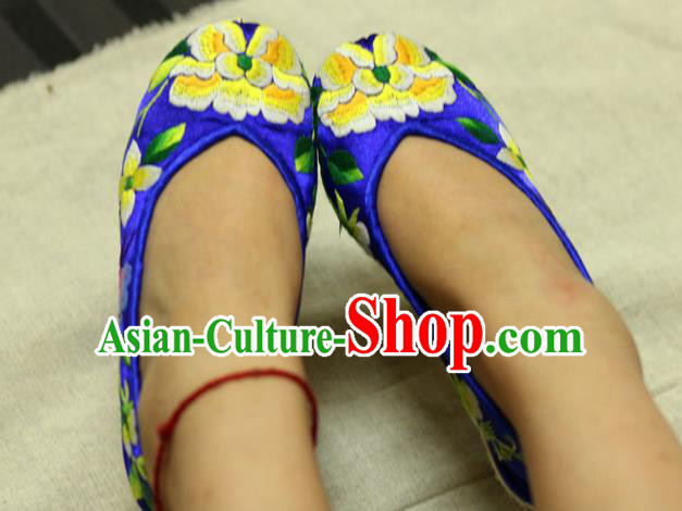 Chinese Traditional Embroidered Peony Royalblue Brocade Wedge Heel Shoes Hanfu Shoes for Women