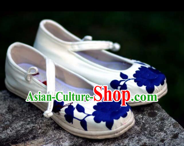 Chinese Traditional National Embroidered White Cloth Shoes Hanfu Shoes for Women
