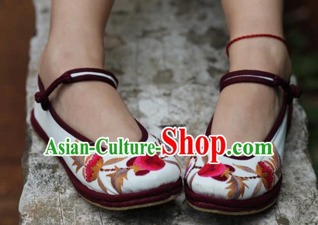 Chinese Handmade Embroidered White Cloth Shoes Hanfu Shoes Traditional National Shoes for Women