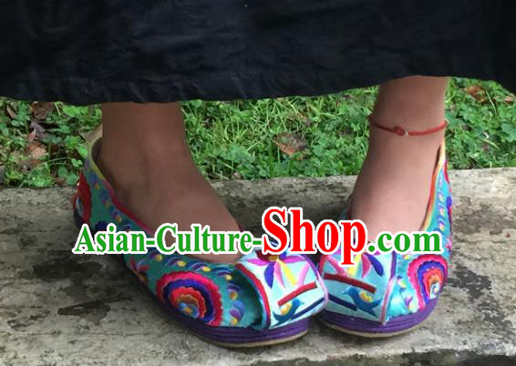 Chinese Handmade Embroidered Light Blue Shoes Hanfu Shoes Traditional National Shoes for Women