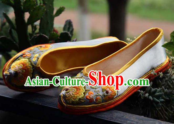 Chinese Traditional National Embroidered Light Blue Satin Shoes Hanfu Shoes for Women