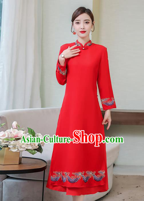Chinese Traditional Embroidered Red Cheongsam Costume China National Qipao Dress for Women