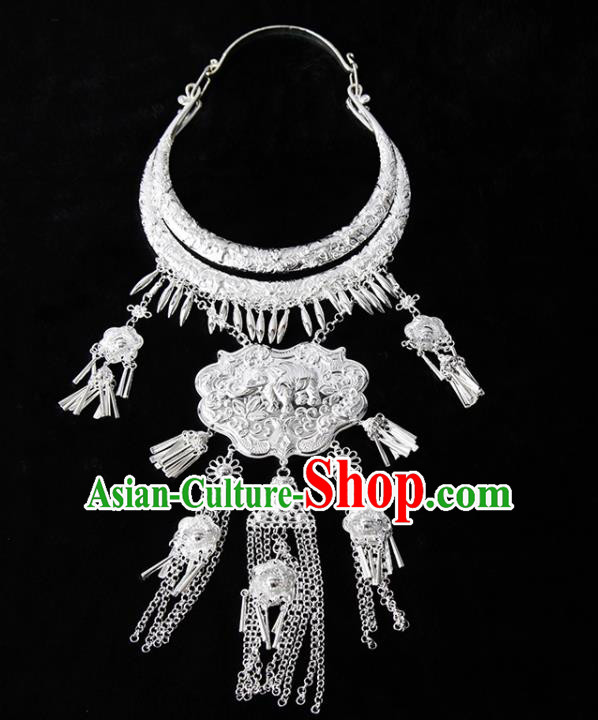 Chinese Traditional Miao Nationality Silver Carving Necklace Handmade Ethnic Jewelry Accessories for Women