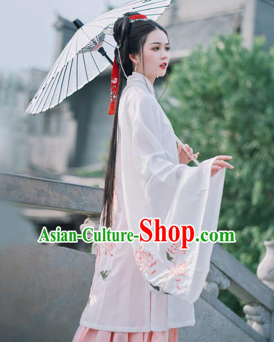 Chinese Ancient Nobility Madam White Hanfu Dress Traditional Ming Dynasty Imperial Consort Costumes for Women