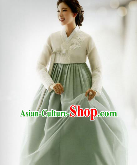 Korean Traditional Hanbok Bride Beige Blouse and Light Green Dress Outfits Asian Korea Wedding Fashion Costume for Women