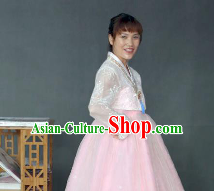 Korean Traditional Garment Bride Mother Hanbok White Blouse and Pink Dress Asian Korea Fashion Costume for Women
