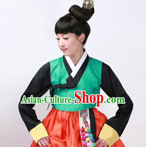 Korean Traditional Court Mother Hanbok Garment Green Blouse and Red Dress Asian Korea Fashion Costume for Women