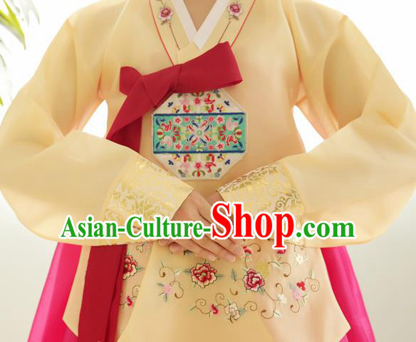 Korean Traditional Court Hanbok Garment Embroidered Yellow Blouse Asian Korea Fashion Costume for Women