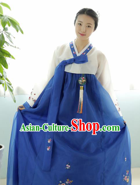 Korean Traditional Court Hanbok Garment White Blouse and Navy Dress Asian Korea Fashion Costume for Women