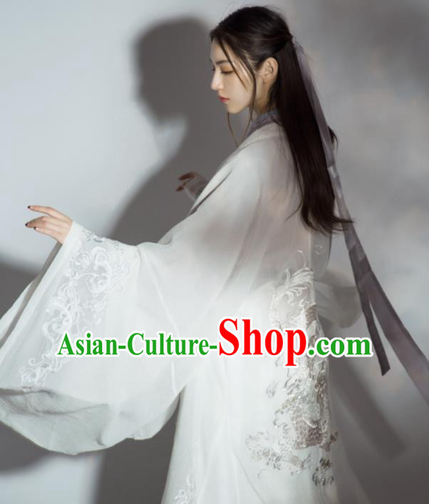 Chinese Ancient Swordsman Embroidered Clothing Traditional Jin Dynasty Female Knight Costume for Women