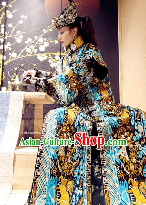 Chinese Traditional National Embroidered Coat Tang Suit Clothing for Women