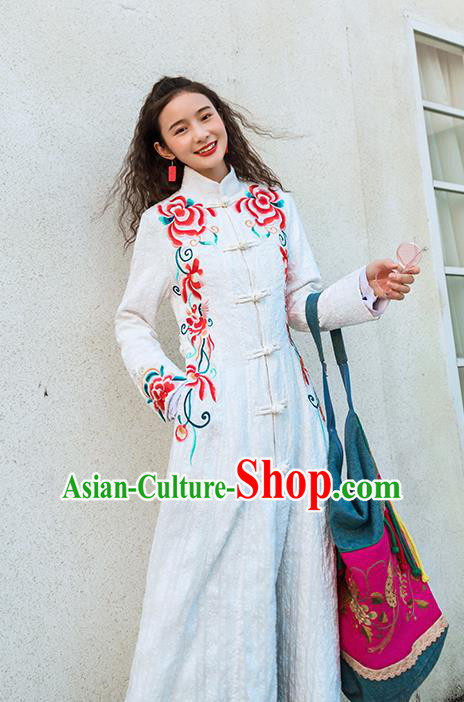 Chinese Traditional Embroidered White Dust Coat National Overcoat Costumes for Women