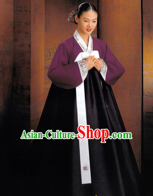 Korean Traditional Mother Hanbok Purple Blouse and Black Dress Garment Asian Korea Fashion Costume for Women