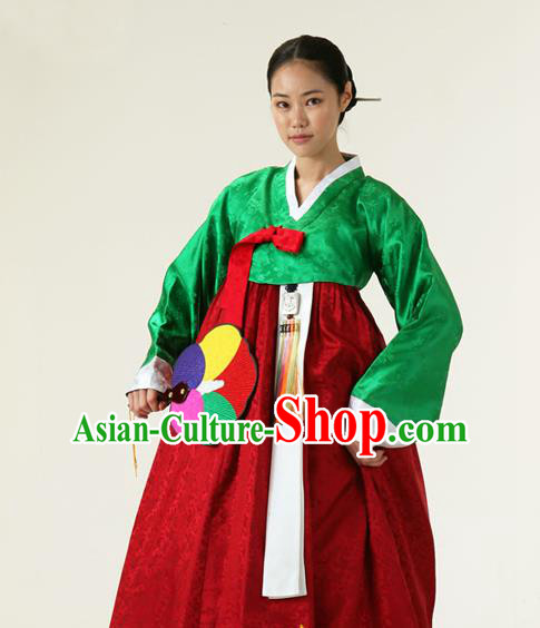 Korean Traditional Hanbok Court Green Blouse and Red Dress Garment Asian Korea Fashion Costume for Women