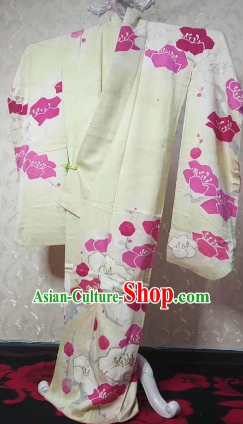 Traditional Japan Geisha Printing Roses Beige Furisode Kimono Asian Japanese Fashion Apparel Costume for Women