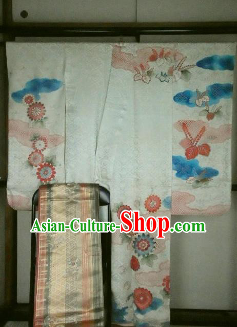 Traditional Japan Geisha Printing Camellia White Silk Furisode Kimono Asian Japanese Fashion Apparel Costume for Women