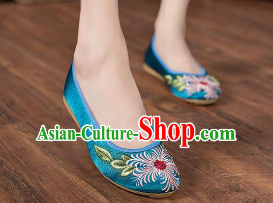 Chinese Traditional Embroidered Chrysanthemum Green Shoes Opera Shoes Hanfu Shoes Satin Shoes for Women
