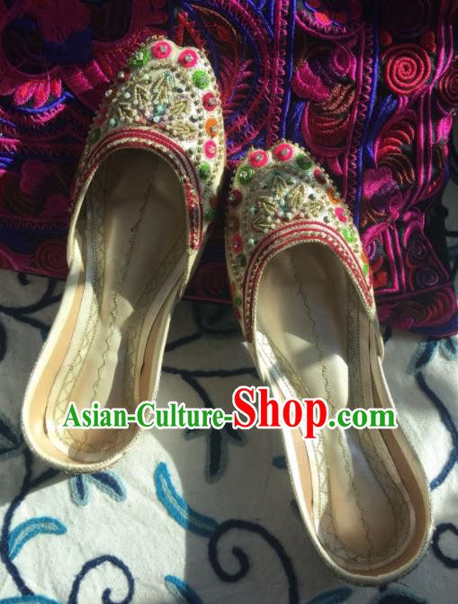 Asian India Traditional Embroidered Beads White Shoes Indian Handmade Shoes for Women
