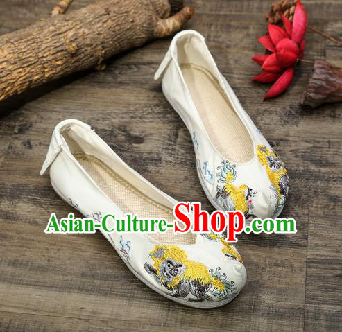 Chinese Embroidered Lion White Shoes Hanfu Shoes Women Shoes Opera Shoes Princess Shoes